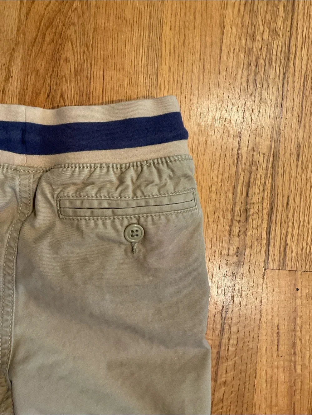 GAP Kids - SHORTS - Boy’s Size S (6/7) - Khaki/Navy - Elastic Waist,  Drawcord